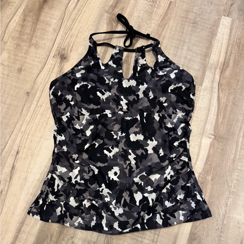 Women’s Island Waves Camouflage Tankini Top - Picture 1 of 5